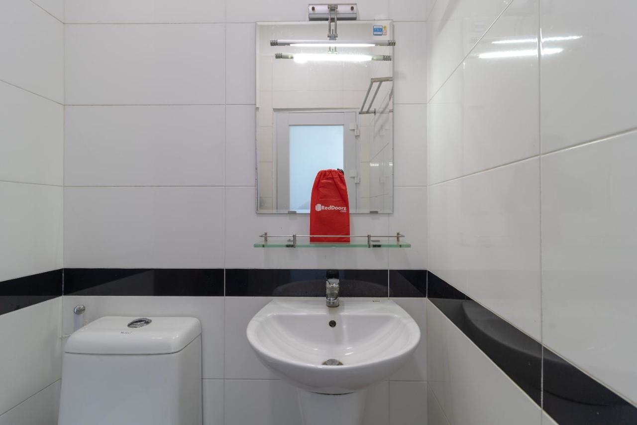 Reddoorz Near Tan Huong Market Cidade de Ho Chi Minh Exterior foto
