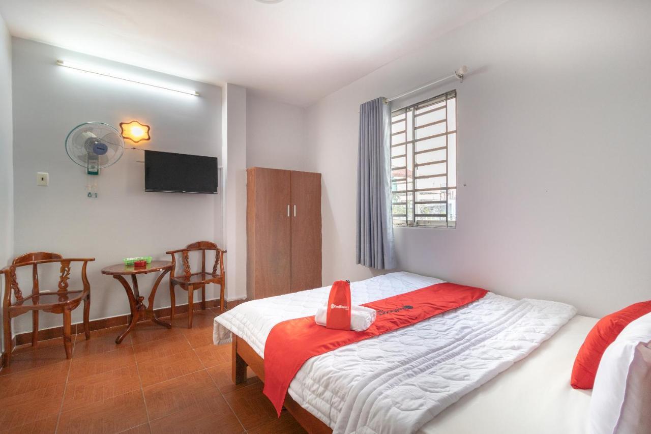 Reddoorz Near Tan Huong Market Cidade de Ho Chi Minh Exterior foto